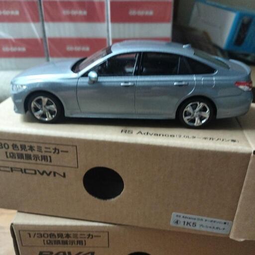 トヨタ 新型クラウンスポーツ カラーサンプル ミニカー 新品未使用