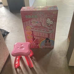 【中古】キティ幼児ピアノ　使用感あり