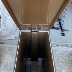 🌟文章お読みください🌟茶色売り切れ、白のみです。A-1091 ゴミ箱1つ300円です。の画像