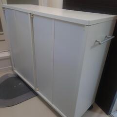 キャスター付き本棚の画像