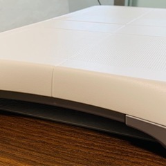 【現地受取限定】 Wii Fit Plus ソフト+バランスWiiボード+マットの画像