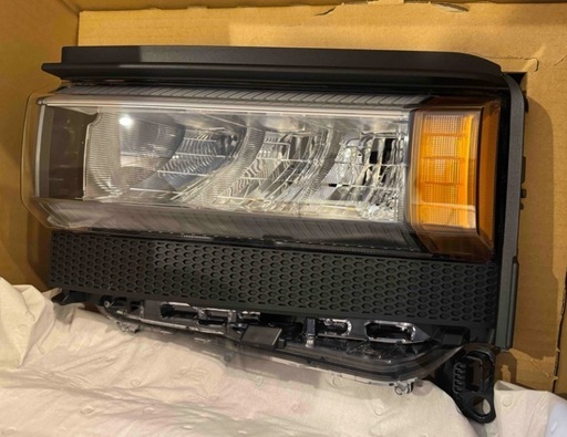 ランドクルーザー250 純正角目ヘッドライト TOYOTAランドクルーザー250