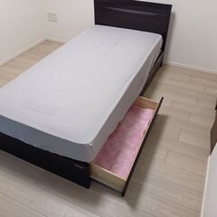 シングルベッド（引き出し収納つき）