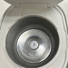 I 2504-061 SHARP KS-CF05C ジャー炊飯器 通電確認済み  3合炊き 2022年製 キズ 汚れありの画像