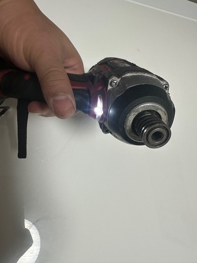充電式インパクトドライバー