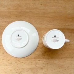  英国製　ウェッジウッド　ワイルドストロベリー　 カップ＆ ソーサー　黒壺　キャンの画像