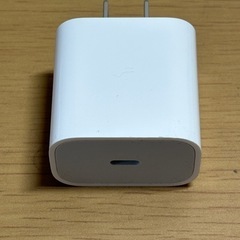 apple 純正 20w USBタイプC アダプターの画像