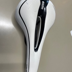 ゴリックス　サドル