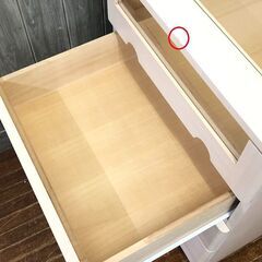 stp-3106　ガラストップチェスト　アイボリー系　4段　脚付き　キャビネット　白系　ディスプレイチェスト　木製　引出収納　収納チェスト　小物入れの画像