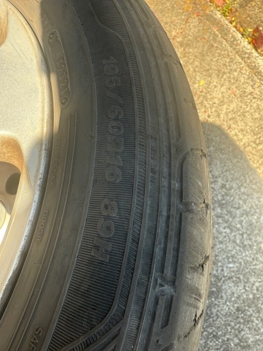 ノーマルタイヤ　日産純正アルミ付　4本セット 195/60R16 