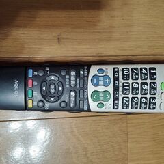 シャープ　テレビ＆リモコンの画像