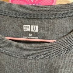 UNIQLOグレーTシャツ　M sizeの画像
