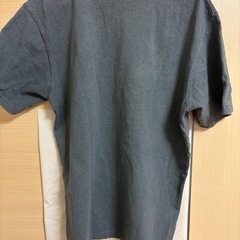 UNIQLOグレーTシャツ　M sizeの画像