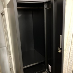 ロッカー　2段　二段　鍵付き　事務用品　事務家具　黒　ブラックの画像