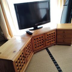 液晶テレビ32型とテレビ台