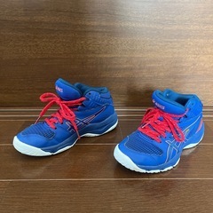 asics     アシックス　バッシュ　子供
