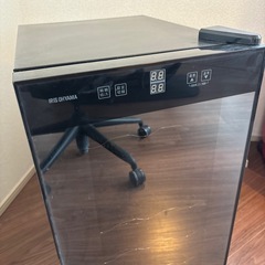 アイリスオーヤマ　ワインセラー18本の画像