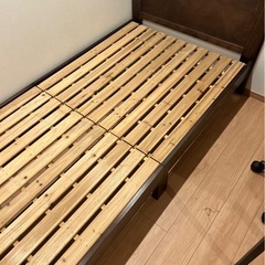 シングルベットフレームとマットレスセットの画像
