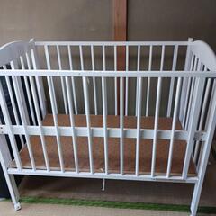 2段式ベビーベッドの画像