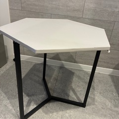 サイドテーブルの画像