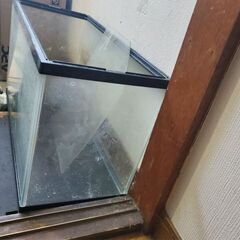中古 ガラス 水槽 サイズ(約) 幅60cm 奥行27cm 高さ25.5cm 札幌