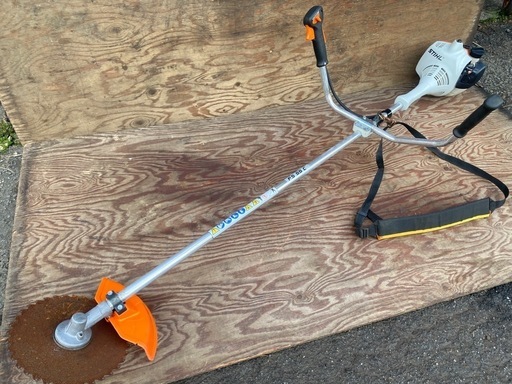 スチール　エンジン式　刈払機　FS55C