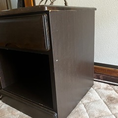 サイドテーブル　コンセント付　引き出し付の画像
