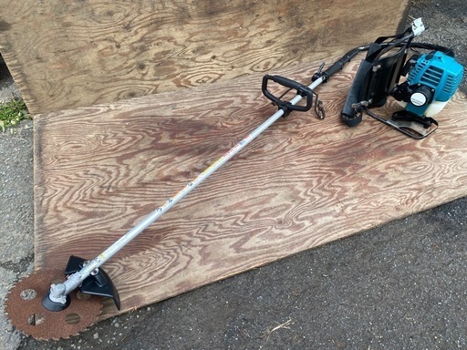 マキタ　背負い式　エンジン　刈払機　MEM261RA