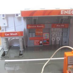 トミカ ぶるっと給油！おしごと変形 ガソリンスタンド ENEOS の画像