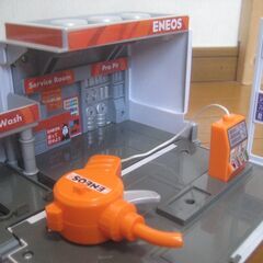 トミカ ぶるっと給油！おしごと変形 ガソリンスタンド ENEOS の画像