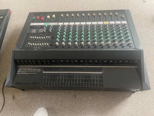 YAMAHA Powered Mixer EMX2300