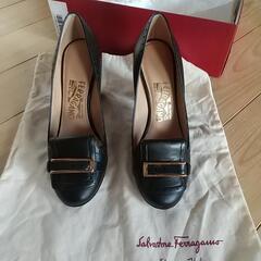 フェラガモ パンプス