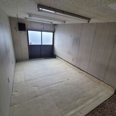 ☆シャッター付ガレージ☆内装仕上げ済☆格安15000円☆小さな 貸事務所☆倉庫☆堺市中区☆　 − 大阪府