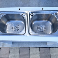 キッチンカー用のシンクとブレーカー付き外部電源入力値下げしました！