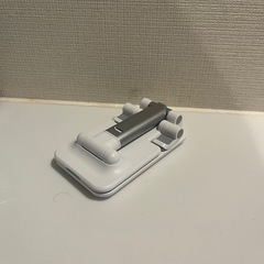 スマホスタンド　白　タブレットスタンドの画像