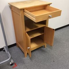 お取引中【中古】「木製戸棚（引き出し付き）」 1台　お譲りします！　※引取のみの画像