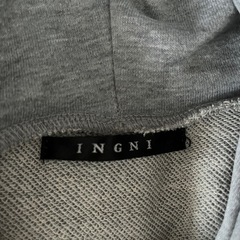 INGNI グレー フード付きパーカーの画像
