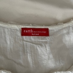 earth music&ecology ホワイト半袖シャツの画像