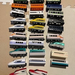 プチ電車　レール53本　車両29台の画像
