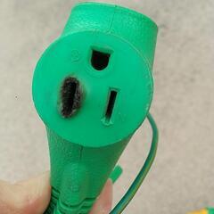 延長コード　焦げありの画像