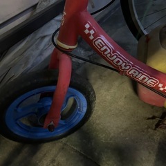 足漕ぎ自転車の画像