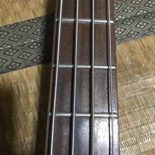 エレキベース