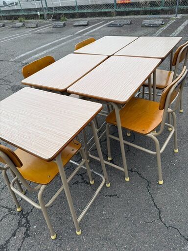 中古品　学校机　LION 椅子　椅子机セット　学習机　1セット 中古品 学校机 LION 椅子 椅子机セット 学習机 1セット さかし