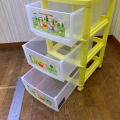 激安収納!! 補修箇所あり 3段 衣装ケース キャスター付き の画像