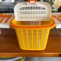 テーブル付きのバスケットです(^^)の画像