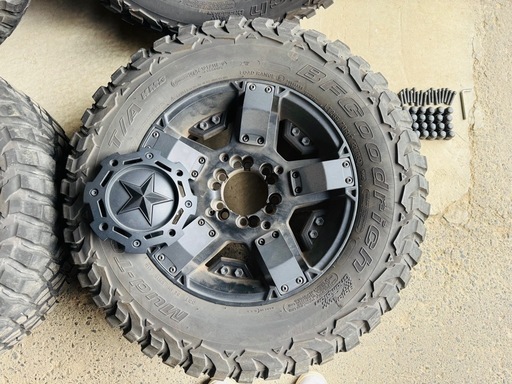 BFGoodrich KM3 265/70R17 タイヤセット