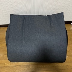 コタツ　クッション　インディゴ　座椅子代わりにの画像