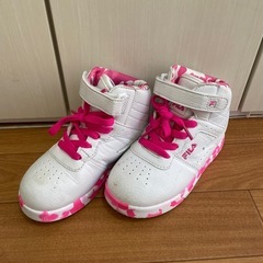 FILA 16.5 キッズ　シューズ