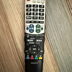 SHARP製のAQUOS液晶テレビLC-26D10、デジタルハイビジョン対応、HDMIやAV端子付きの画像
