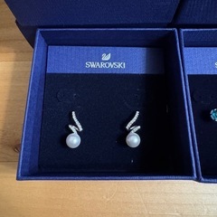 スワロフスキー　SWAROVSKI ピアス　3つセットの画像